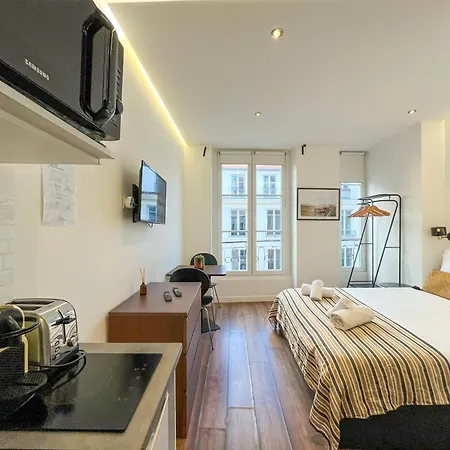 Appartamento Urbanflat 208 - Beautiful In The Center Of Parigi